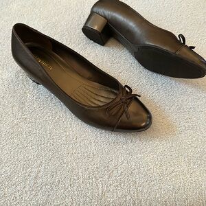 Easy Spirit, Size 10 M.  New, Color Brown.